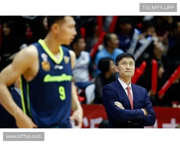 阿联球衣光荣退役挥手告别 广东宏远寄望年轻力量勇敢扛起新使命 阿联球衣光荣退役挥手告别 广东宏远寄望年轻力量勇敢扛起新使命