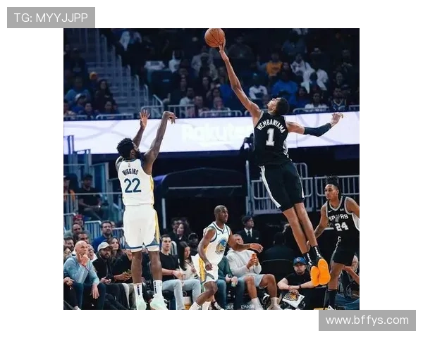 文班亚马精彩拉杆背扣领衔10月23日NBA五佳球震撼全场