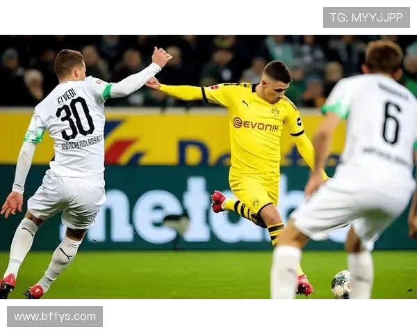 多特蒙德球迷抗议赛程不公导致与奥格斯堡比赛频繁中断